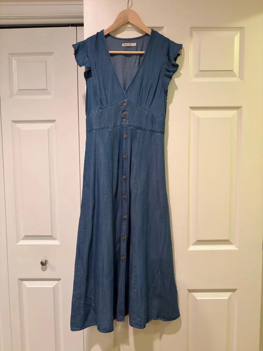 Marine Layer Chambray Blue Button-Front Midi Dress NWOT - Picture 2 of 8